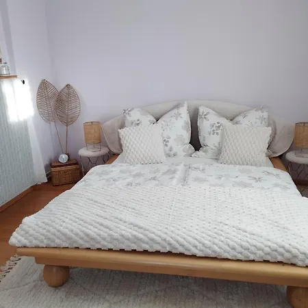 In Traumhafter Lage Mit Naturbadeteich * Ferlach